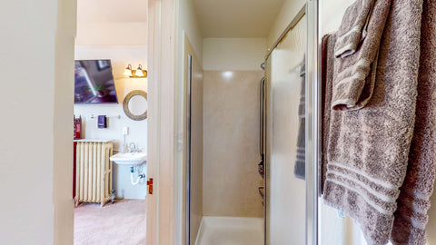 Inside the Mayor's Study — queen bed and private bath